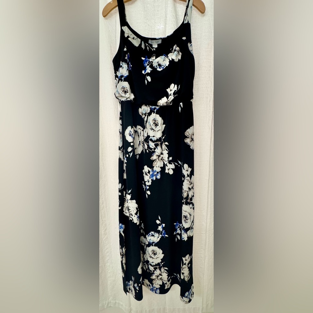 White House Black Market Black and White Floral Maxi Dress